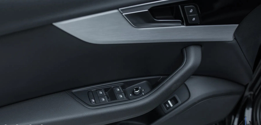Audi A4 cena 169900 przebieg: 71000, rok produkcji 2020 z Pionki małe 781